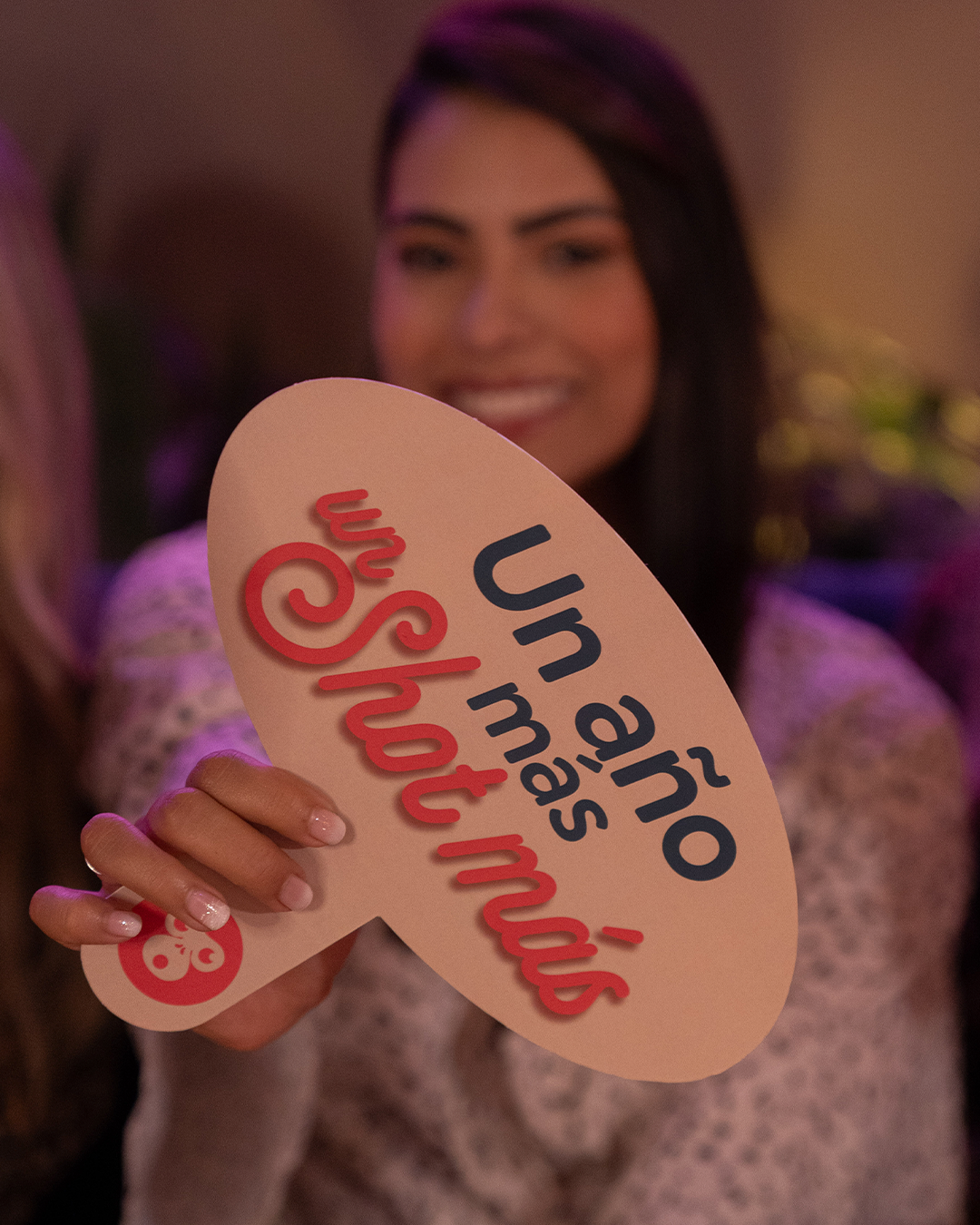 Cumpleañera con hablador personalizado de Aullador